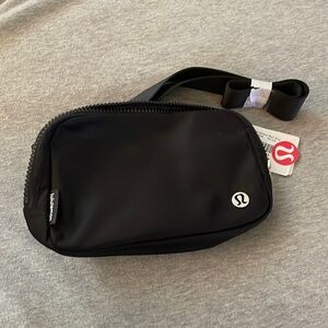 Lululemon everywhere belt bag (new)